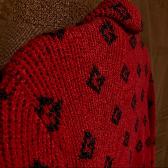 1980s Givenchy Knitted Sweater - Picture 11 of 15